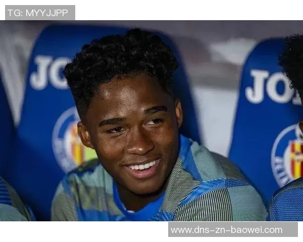 恩德里克法语尚不流利但能用英语与丰塞卡团队顺畅交流 恩德里克法语尚不流利但能用英语与丰塞卡团队顺畅交流