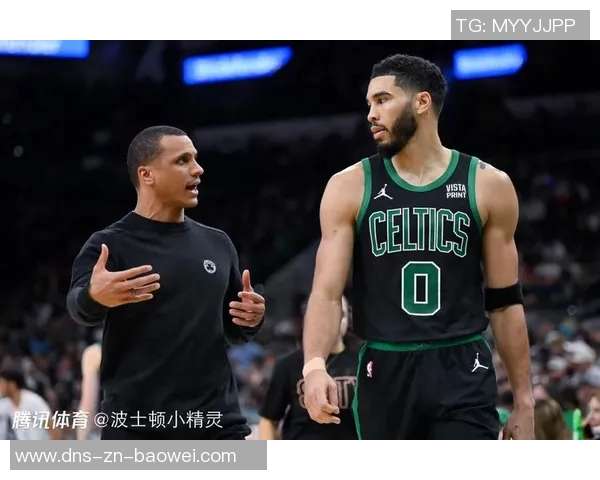 塔图姆训练中扣篮引发热议马祖拉幽默回应医学院未毕业的趣事